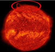 NASA拍到太阳北极一块断裂脱落,令科